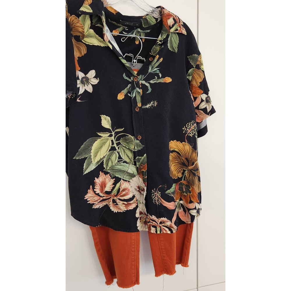 JOLIE LOVERS Bold Floral Print Blouse size 38